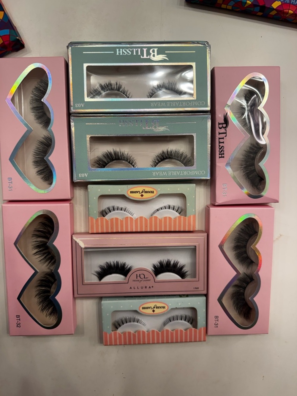 House of Lashes Mixed Styles False Eyelashes - Black